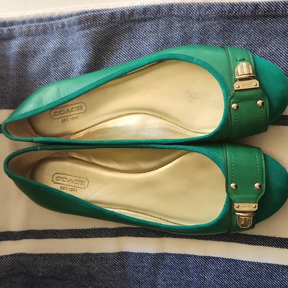 A2175 Daphnee Coach Shoes - Picture 2 of 9